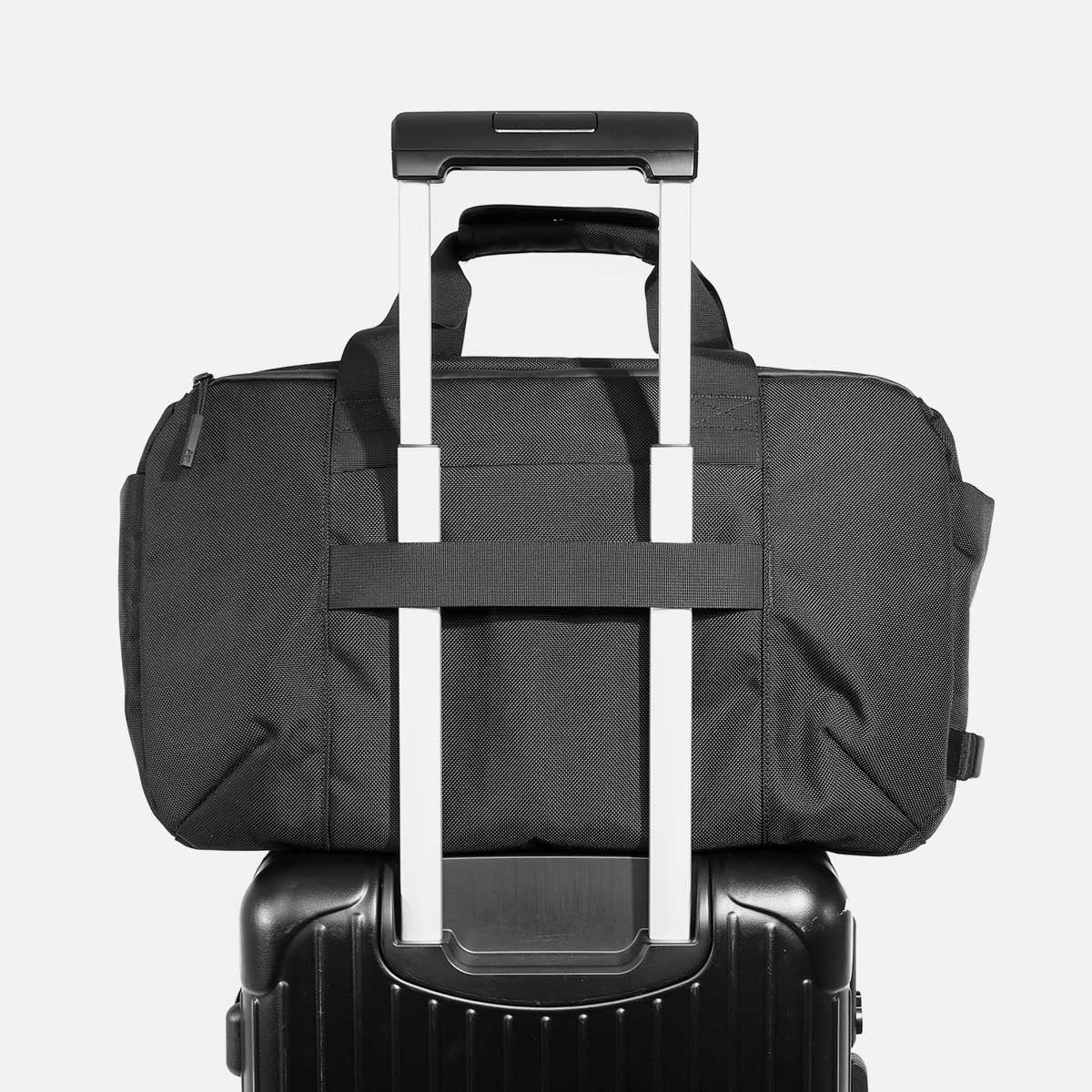 Travel Weekender - Image 11